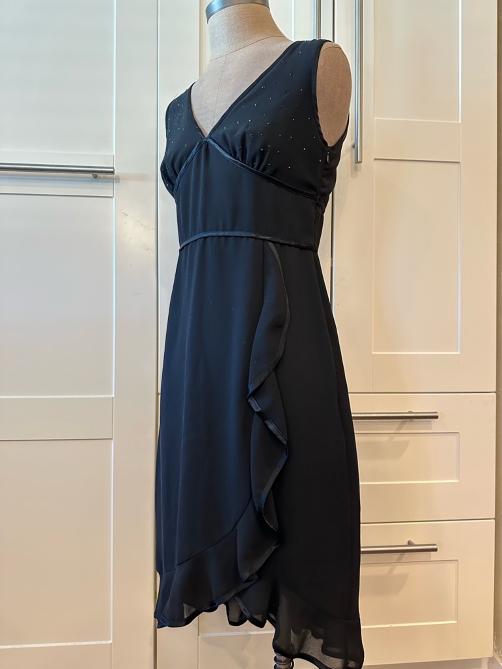 CDC Vintage Black Sleeveless V-Neck Midi Dress with Ruffle Trim